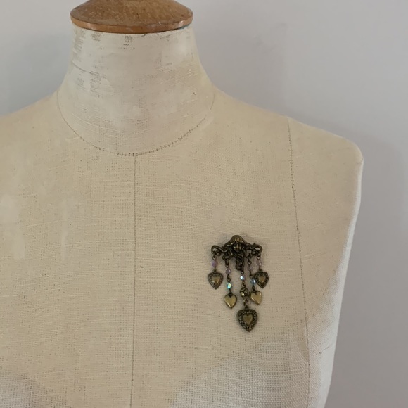 SWEET ROMANCE bronze tone pin,  Celtic lady w/ dangling heart charms. - Picture 7 of 8